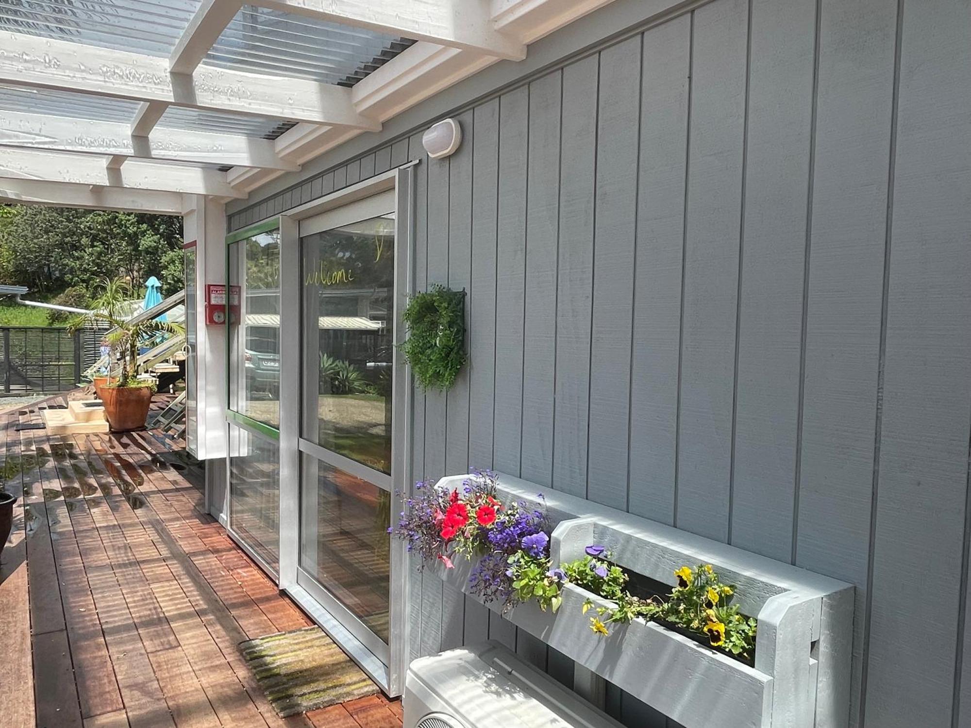 Driftwood Lodge Beachfront, Cable Bay, Coopers Beach, Northland Exterior photo